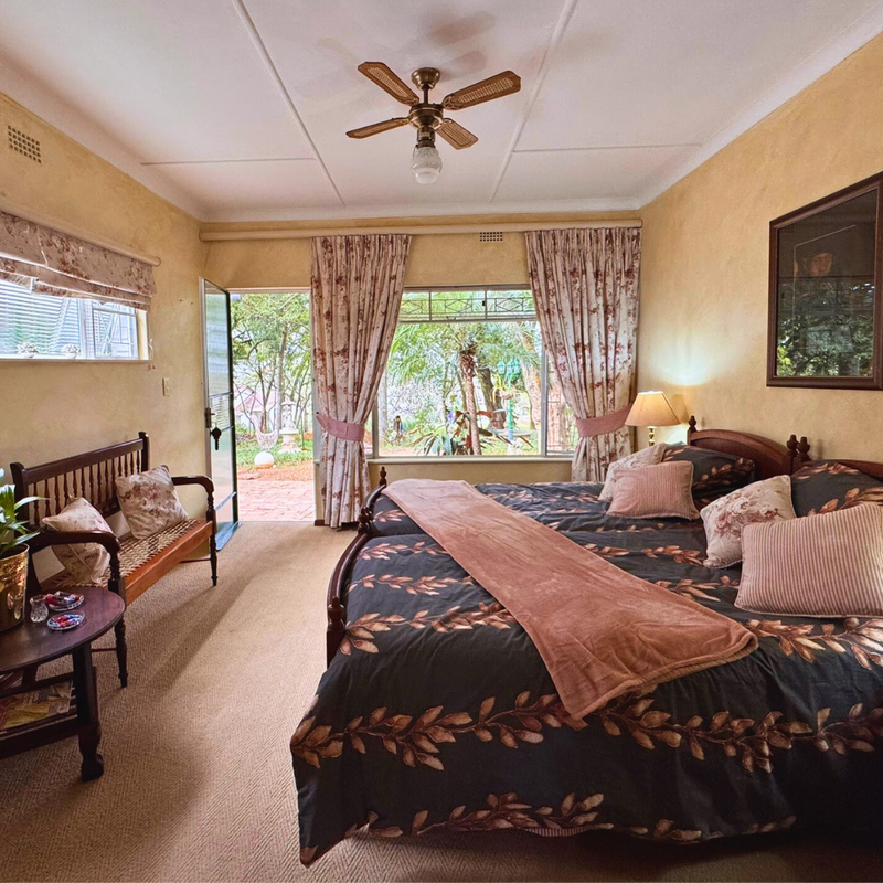 Unit 2 Standard Twin Room Inside